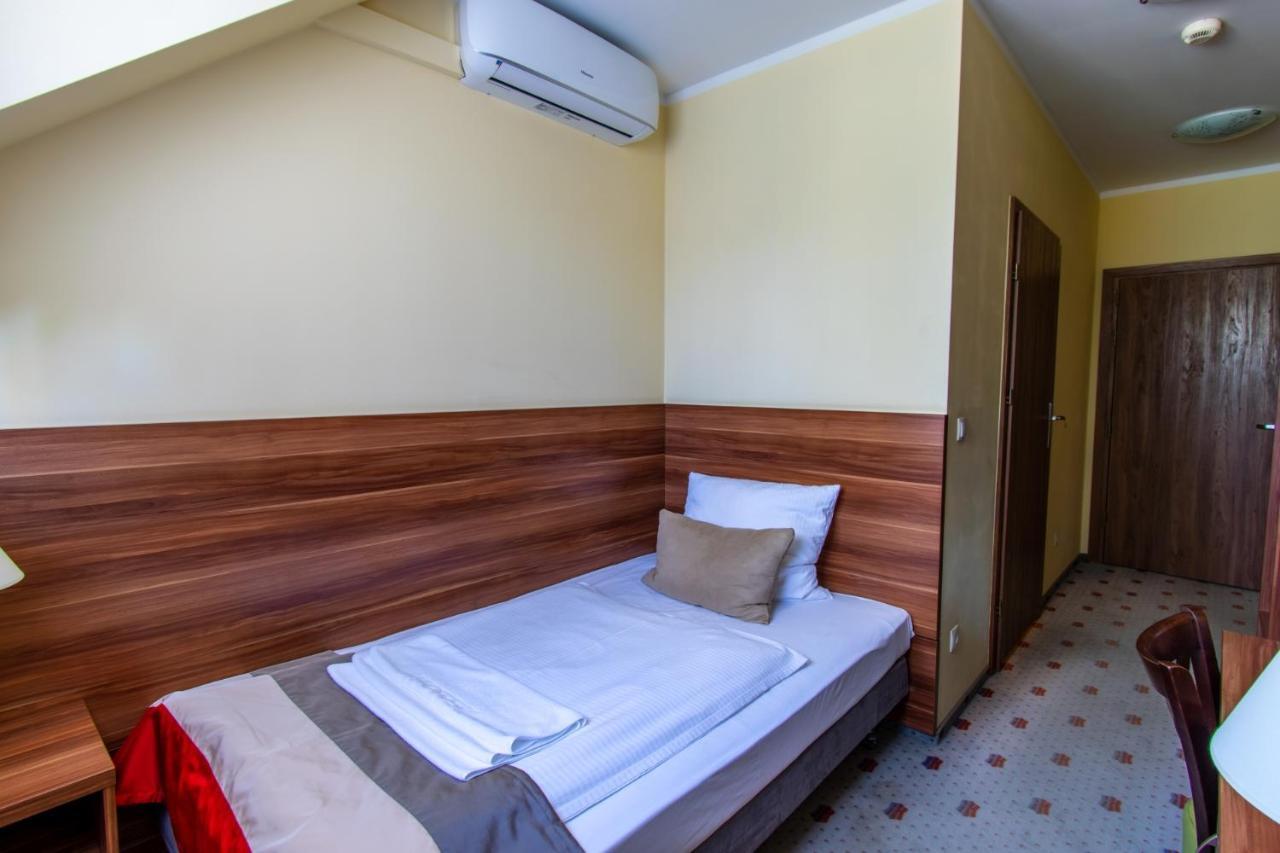 Zajazd U Dziadka Opole Exterior foto