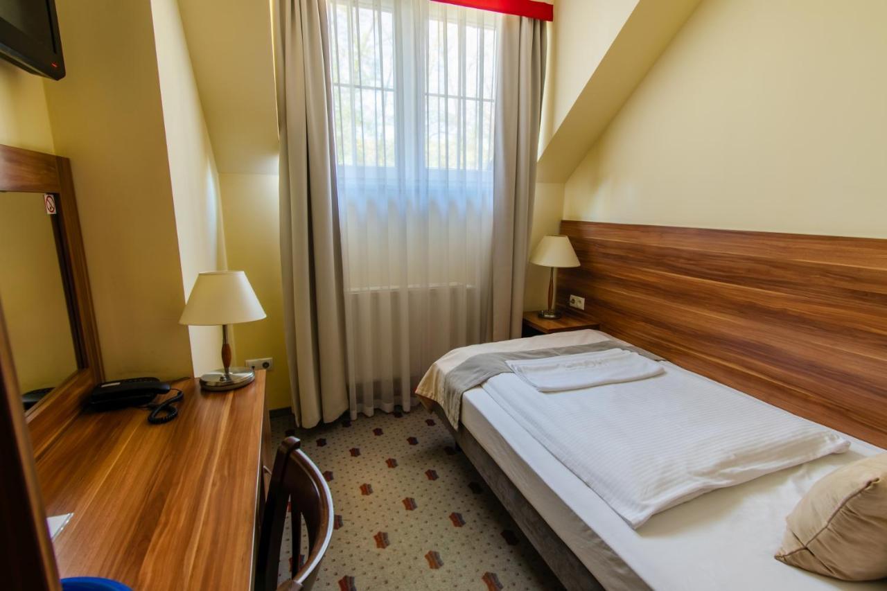 Zajazd U Dziadka Opole Exterior foto